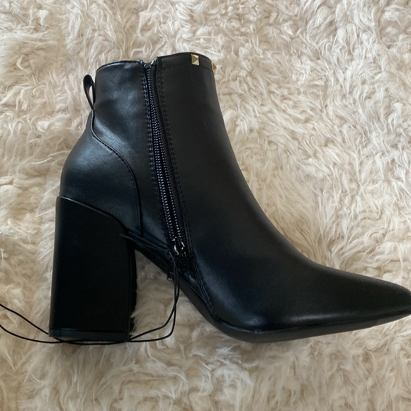 New Mari A. Black boots - Picture 5 of 8